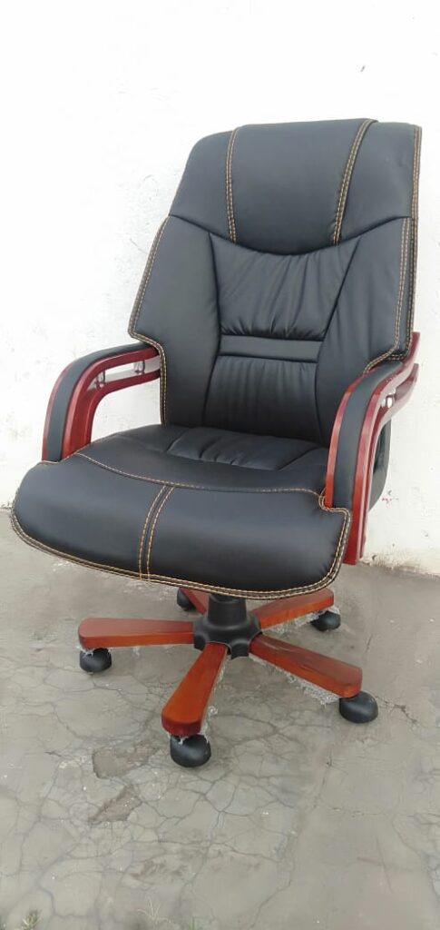 Director's Executive Office Seat. - Image 2