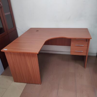 Curved desk