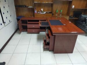 1.6M Executive Desk - Image 2
