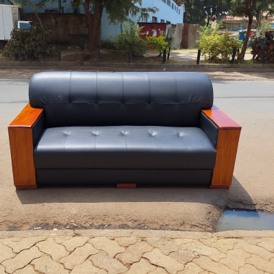 Executive Office Three-Seater Sofa – Modern Seating for Corporate Spaces