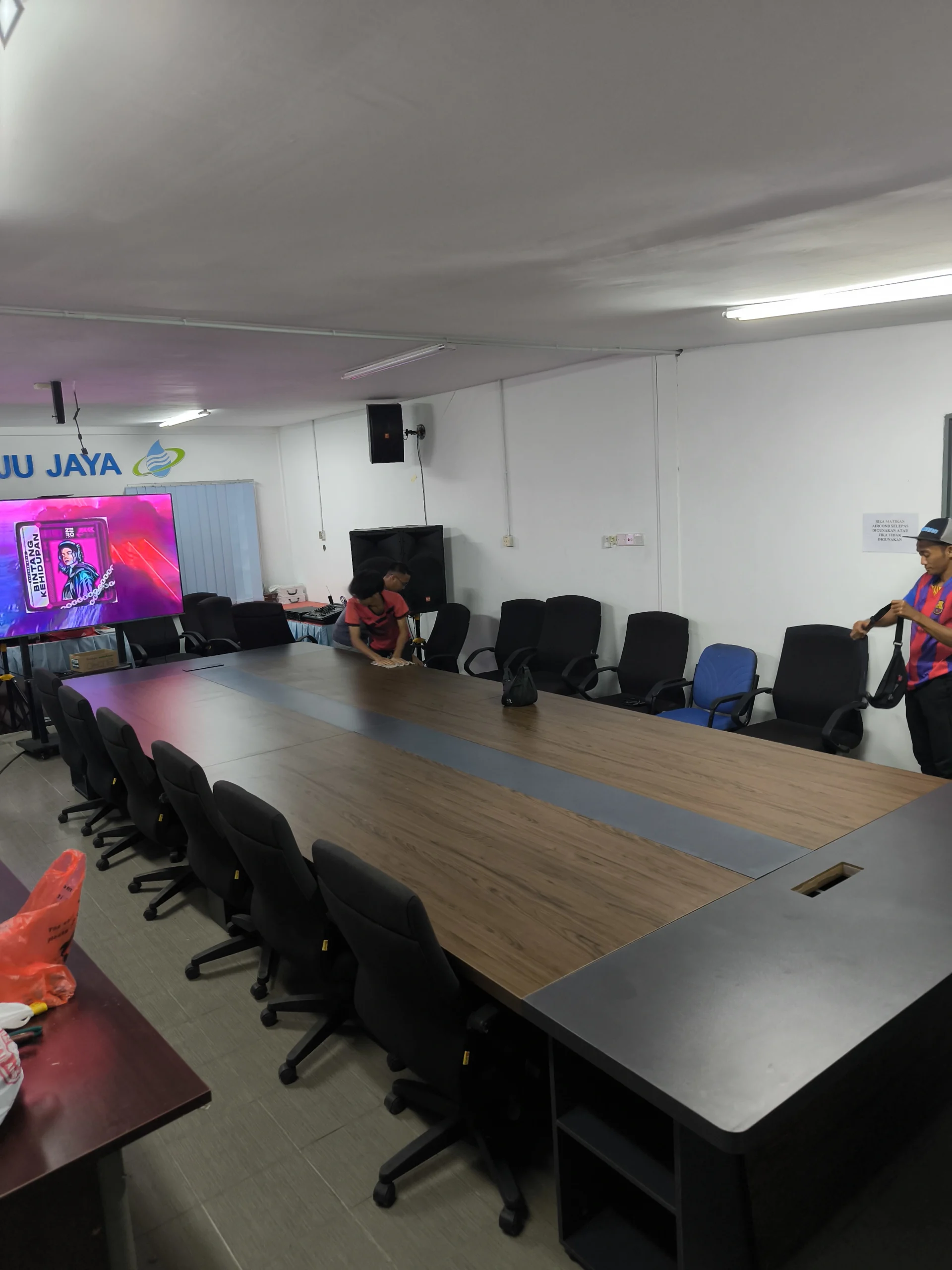 8.0m Boardroom Table