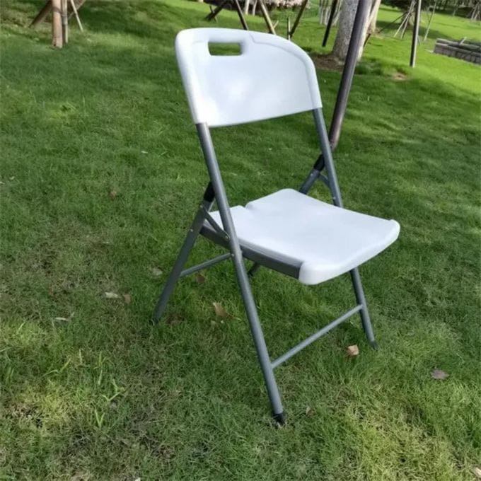 Heavy-duty plastic folding chair