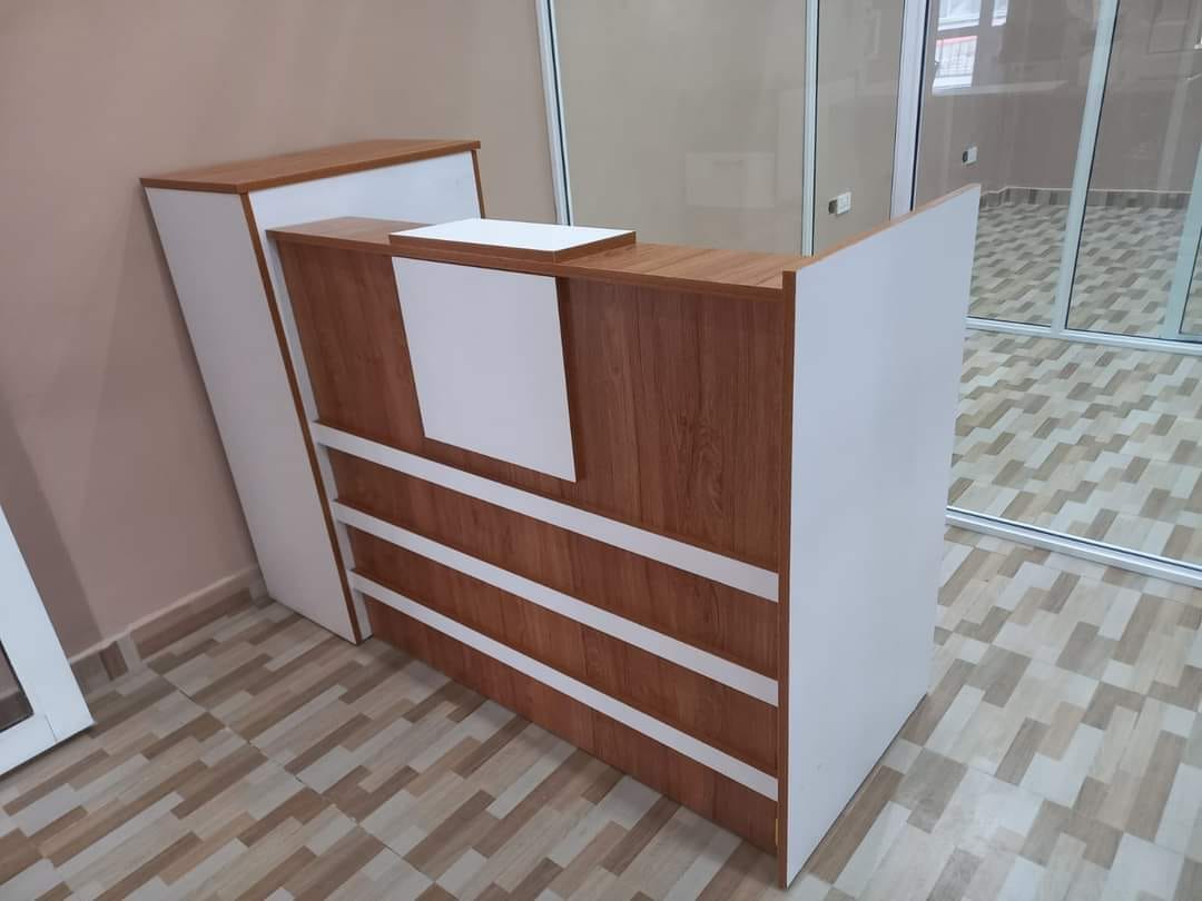 1.6M Reception Desk (Series B)
