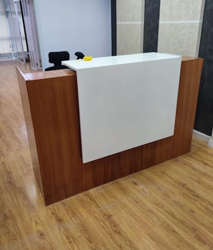 1.6M Reception Desk - with Central Lock System