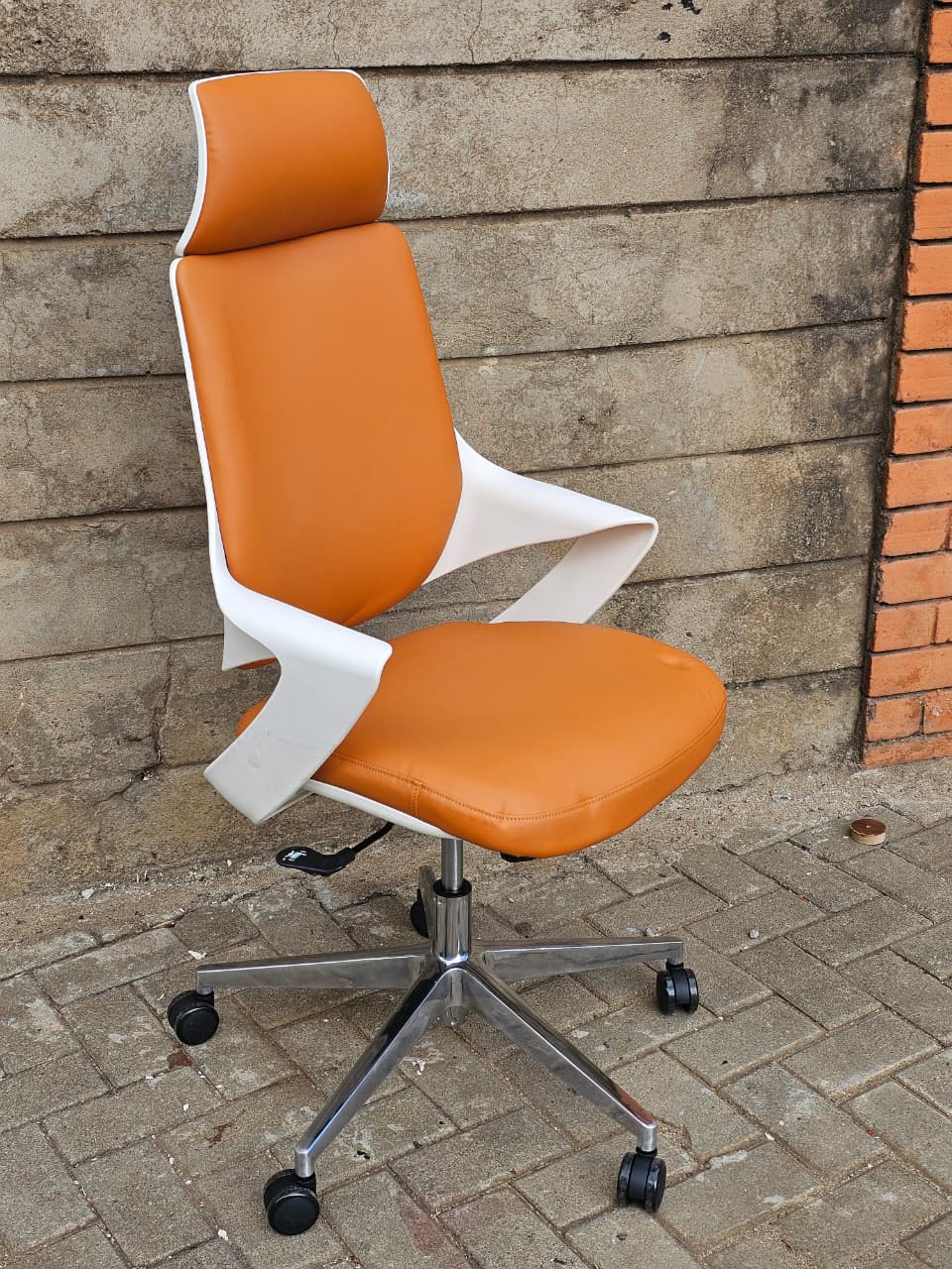 Executive Office Seat - High-Back Ergonomic Design