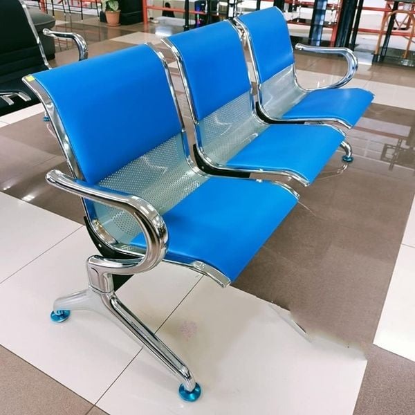 3-Link Waiting Bench