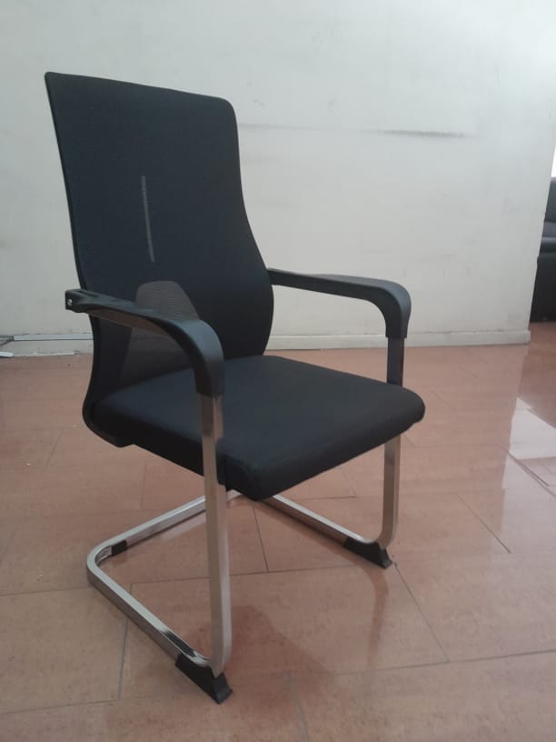 Ergonomic Mesh Visitor Chair