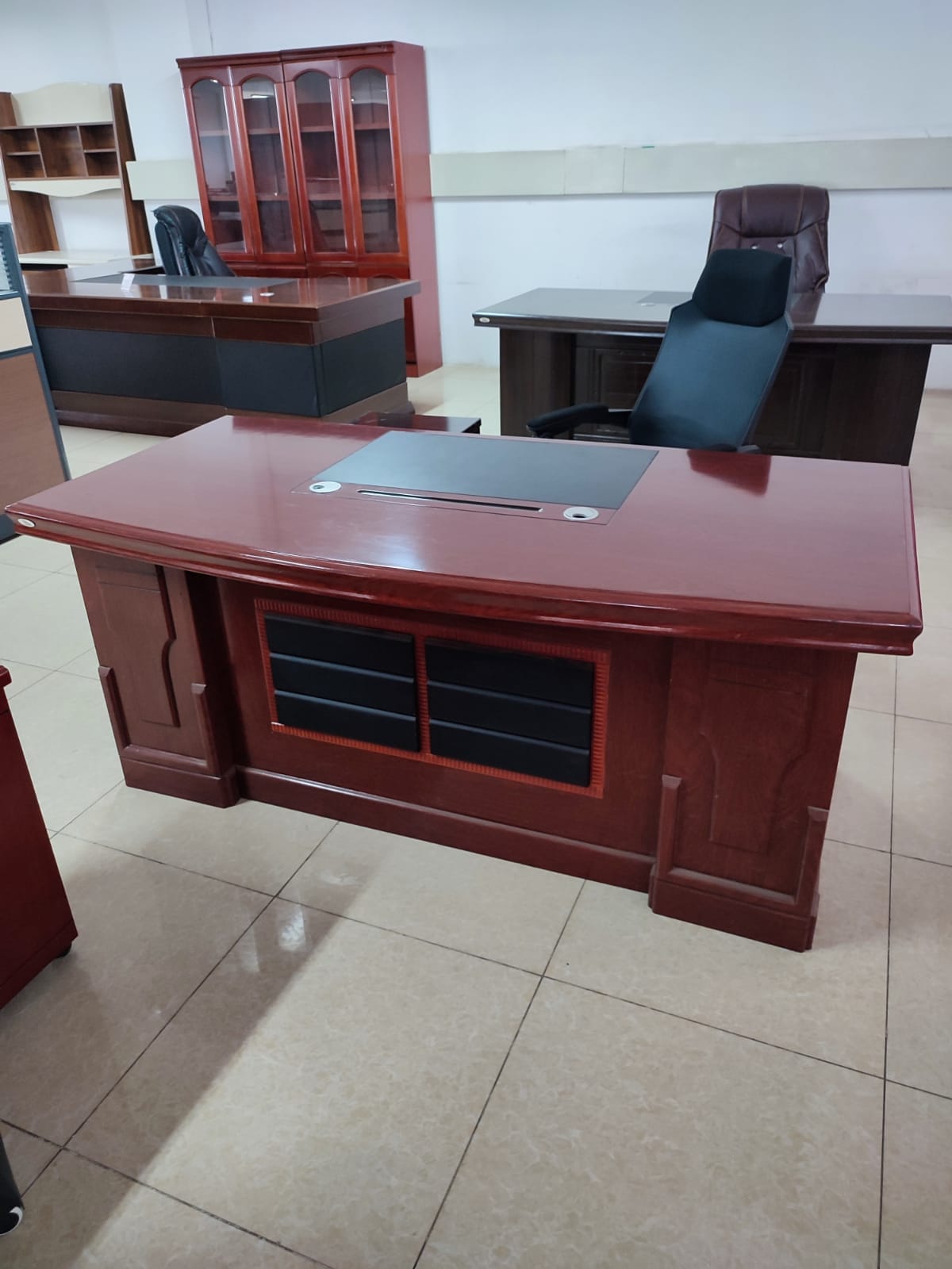 1.8M Executive Desk (Series A)