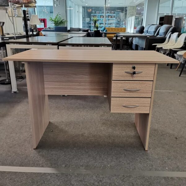 1.2M Straight Study Table