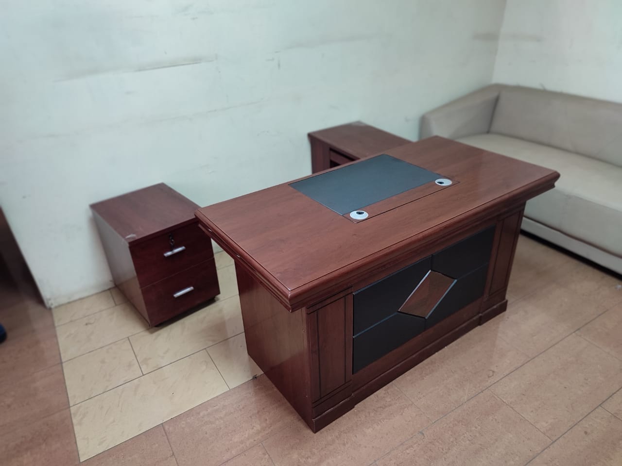1.4M Executive Office Desk (Series A)