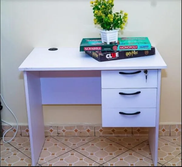 0.9M Study Desk (Series B)