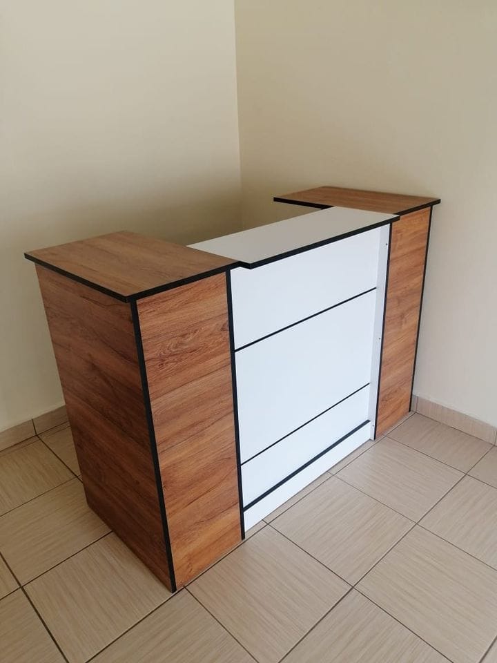 1.6M (1600mm) Reception Desk